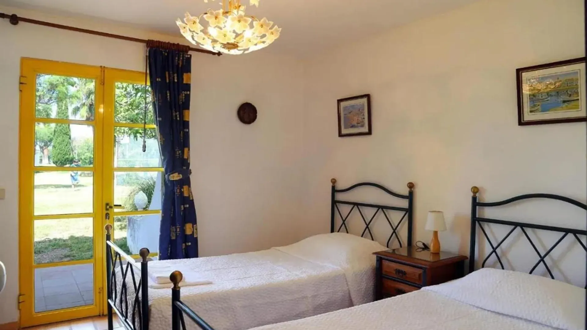 Holiday home Comfortable House In Guia With Shared Pool