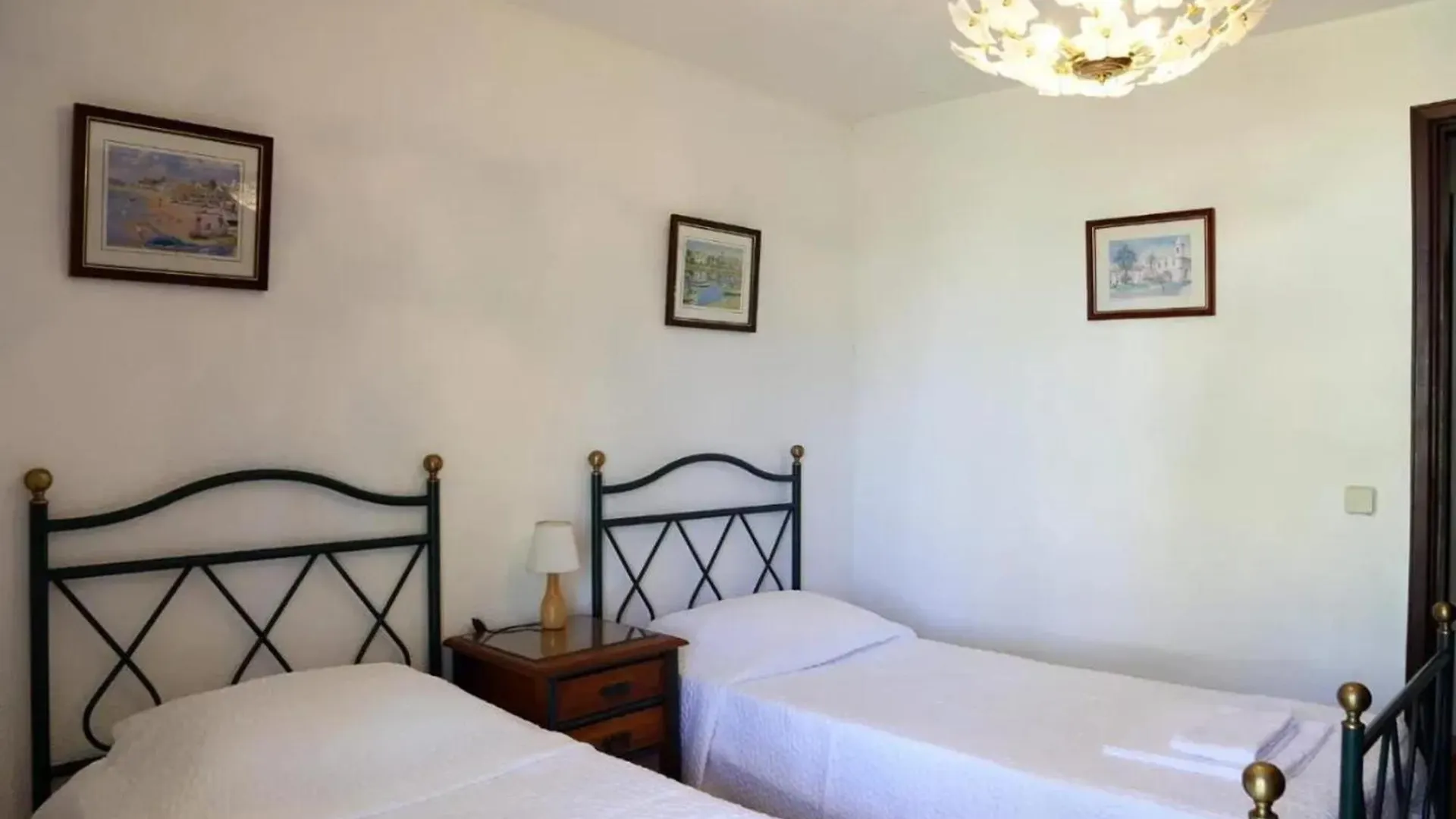 Comfortable House In Guia With Shared Pool Holiday home Guia (Faro)